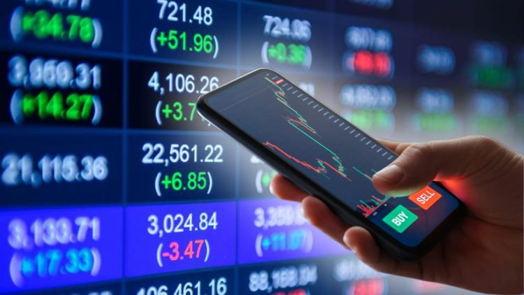 IHSG menembus rekor 8.290 setelah melonjak hampir 2 persen dalam sehari. Arus dana global kembali masuk, saham lapis dua melonjak, dan sentimen The Fed jadi pendorong utama.